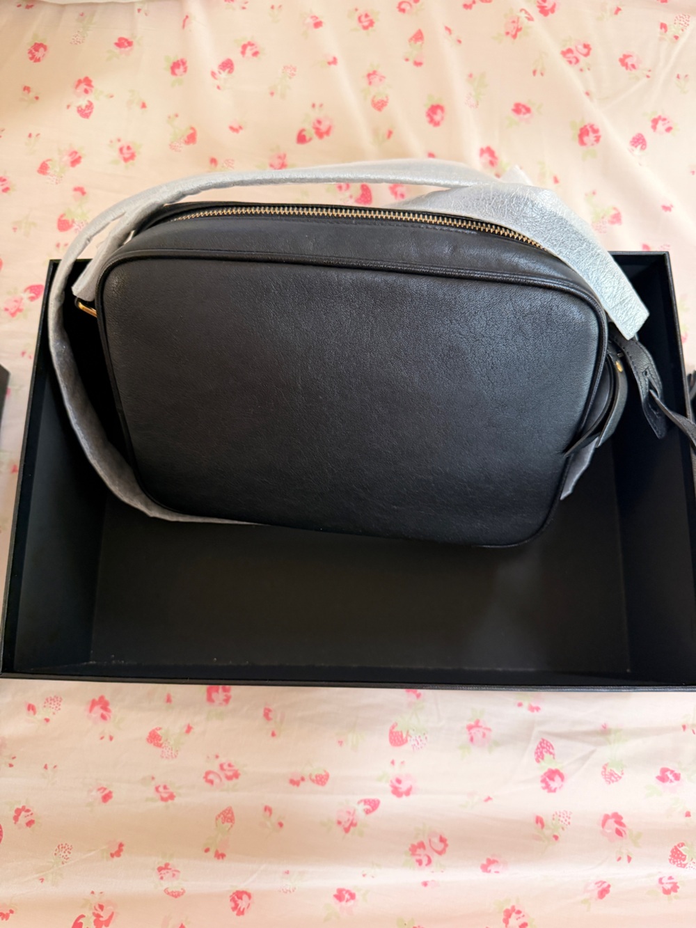 Saint Laurent Black Leather Crossbody with Gold YSL Logo - Picture 4 of 5